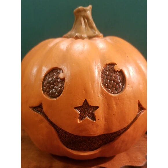 Resin Vintage Style Halloween Jack-o-Lantern Pumpkin 5"x5"x5" - Picture 2 of 3